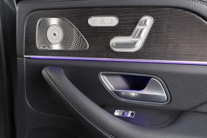 mercedes-benz-gls-580-big-3