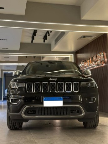 jeep-grand-cherokee-2022-big-0