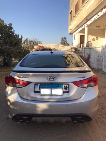 hyundai-avante-big-2