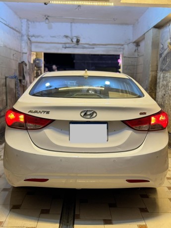 hyundai-avante-big-1