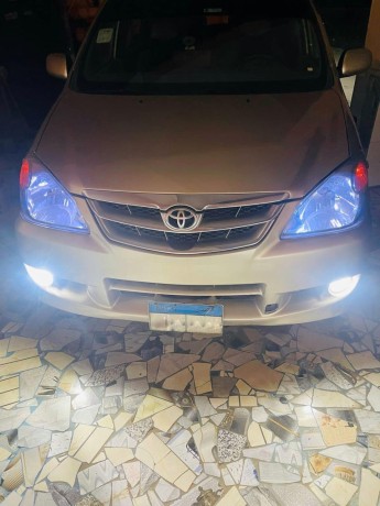 toyota-avanza-big-0