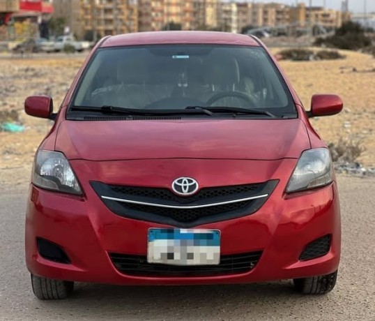 toyota-yaris-big-0