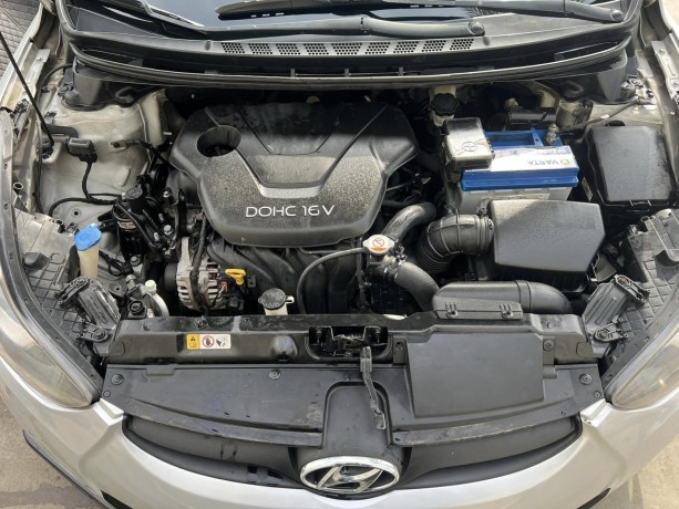 hyundai-elantra-big-5