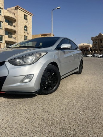 hyundai-elantra-big-2