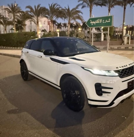 range-rover-evoque-p300e-big-3