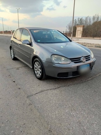 volkswagen-golf5-big-0