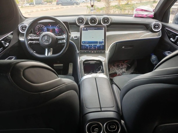 mercedes-glc200-big-3