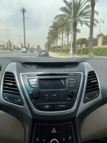 hyundai-elantra-big-5