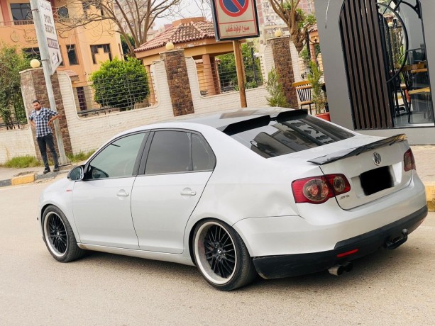 volkswagen-jetta-big-4
