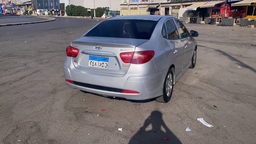 hyundai-elantra-big-2