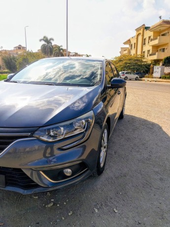 renault-megane-big-3