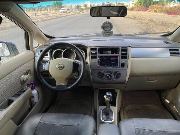 nissan-tiida-big-3