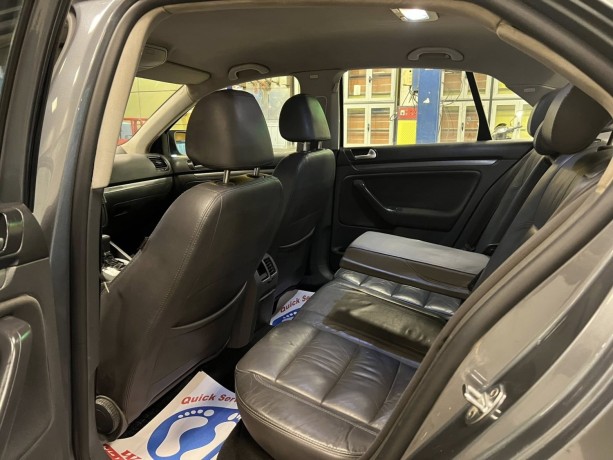 volkswagen-jetta-big-7