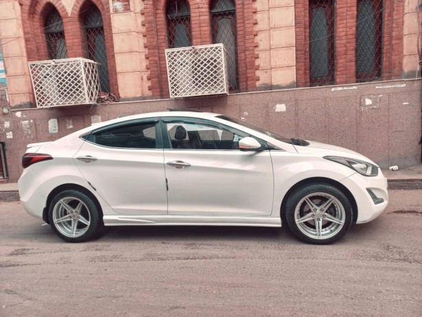 hyundai-elantra-big-1