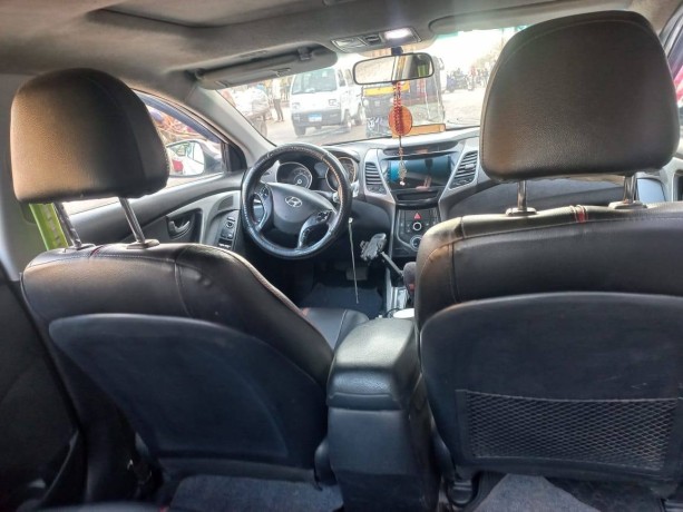 hyundai-elantra-big-5