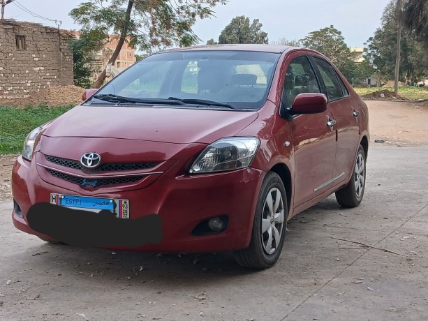 toyota-yaris-big-0