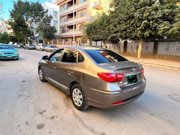 hyundai-elantra-hd-big-4