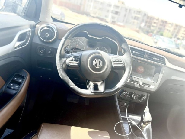 mg-zs-big-5