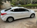 hyundai-elantra-small-1