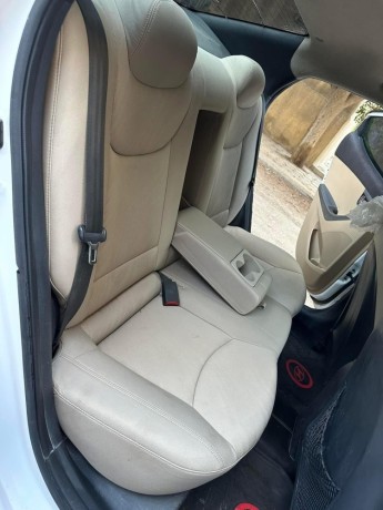hyundai-elantra-big-5